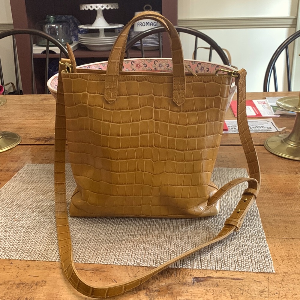 Madewell tan leather bag with removable Crossbody strap.